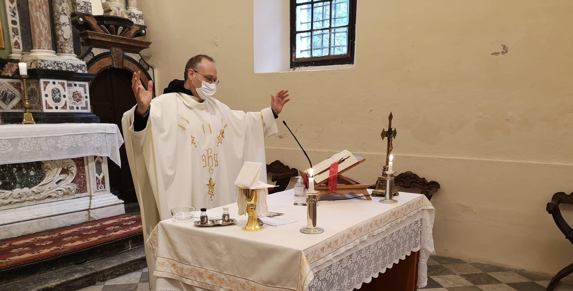 Immagine per Freddo e vento non fermano i fedeli, a Cormons il ricordo del voto di fine Ottocento